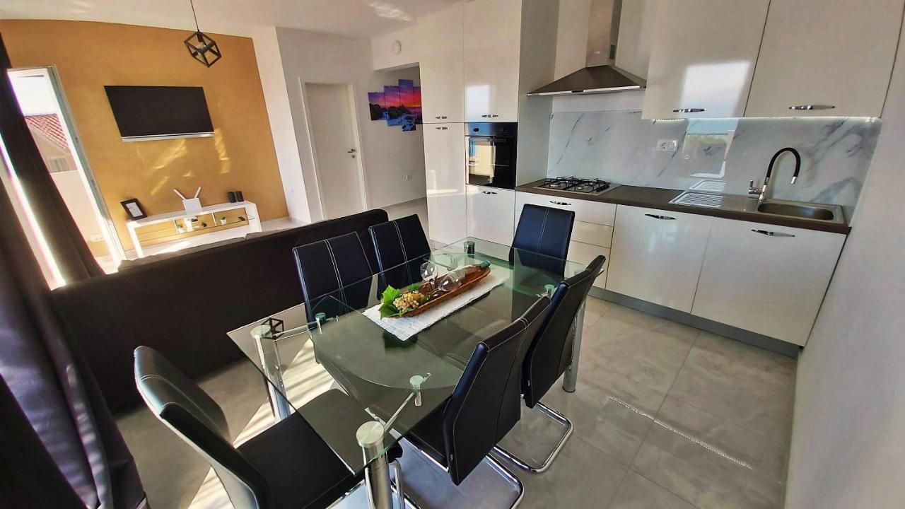 Apartment Zorica *