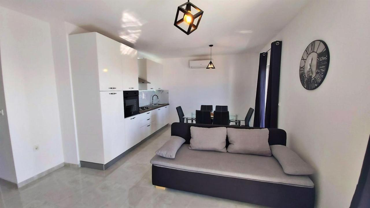 Apartment Zorica *